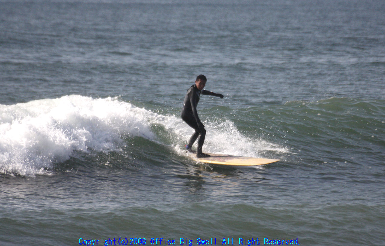 2015N2OYAJIL Surfing